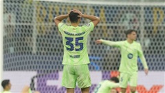 Barca vận hành hàng phòng ngự 'tự sát' như thế nào?